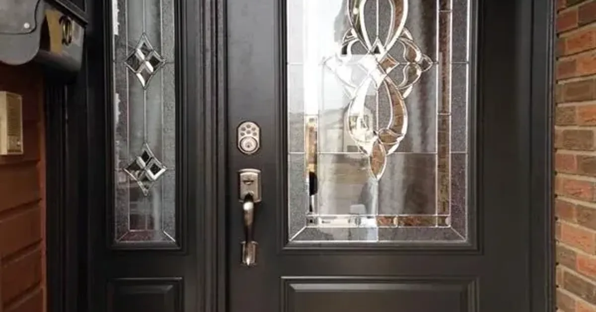 Entry door handle and hardware in Newmarket, Ontario